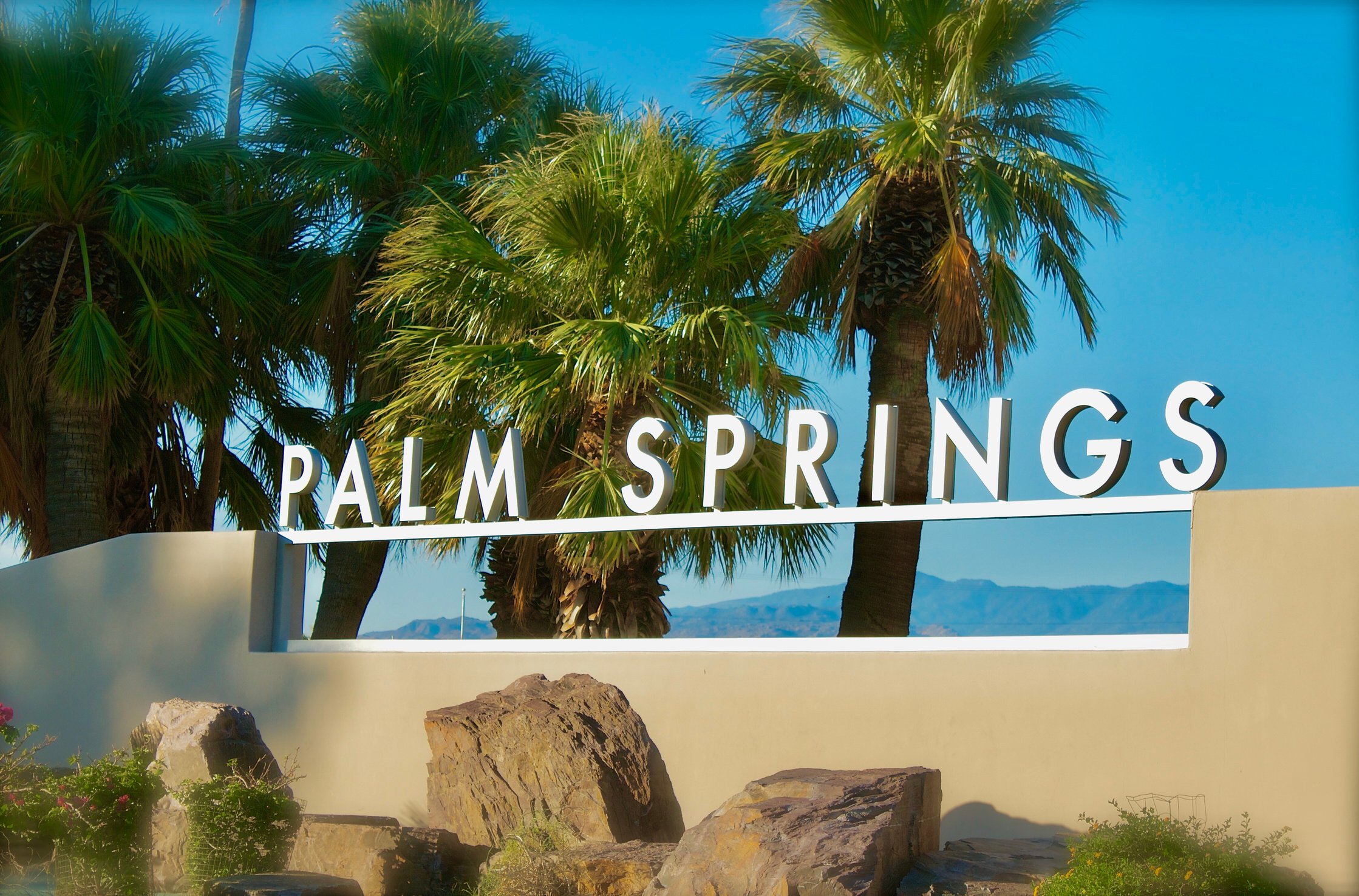 Palm springs welcome sign